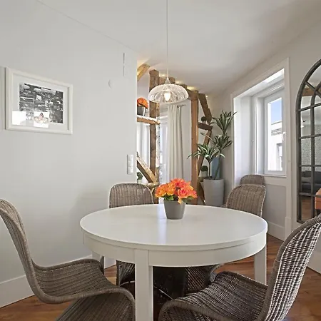 Duque-chiado Downtown Apartment