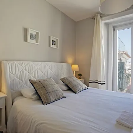Duque-chiado Downtown Apartman *